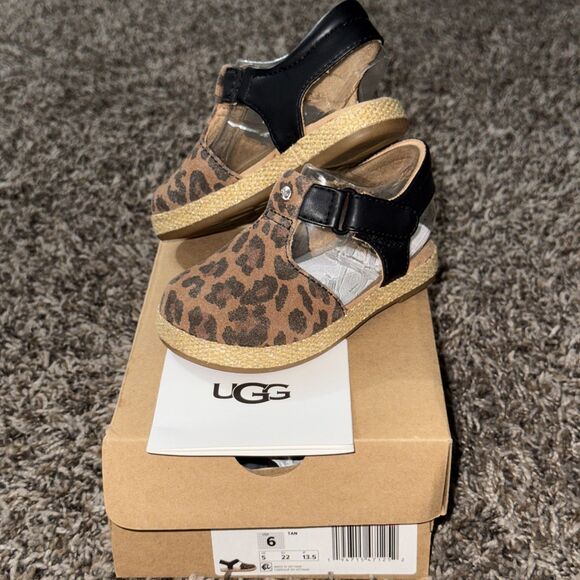 Toddler Size 6 Emmery Leopard Sandals - Picture 2 of 6